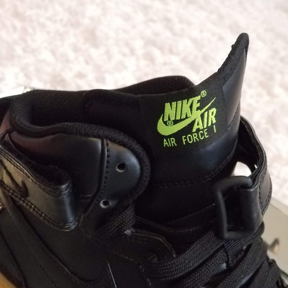 Nike Air Force 1 Mid LV8 - Picture 4 of 5